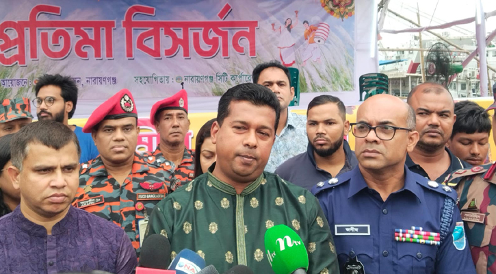 ‘পূজায় যে সম্প্রীতি দেখেছি, এটিই বাংলাদেশ’